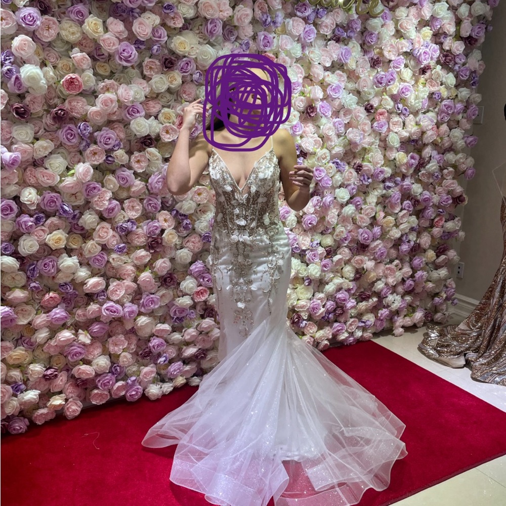 Jovani White Sleeveless Sweetheart Gown